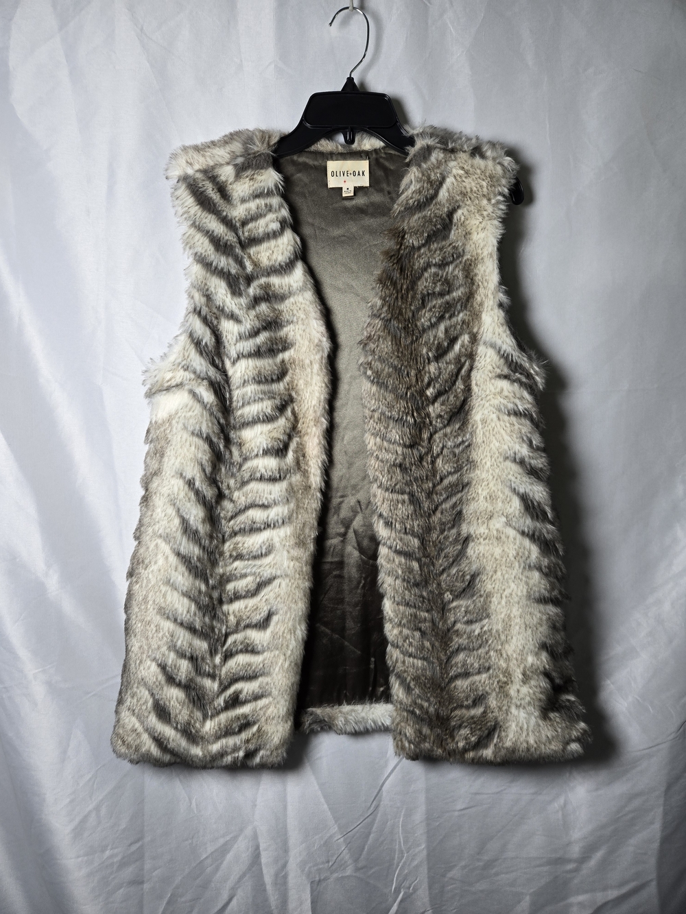 Olive & Oak Women's Faux Fur Vest - Gray/Taupe